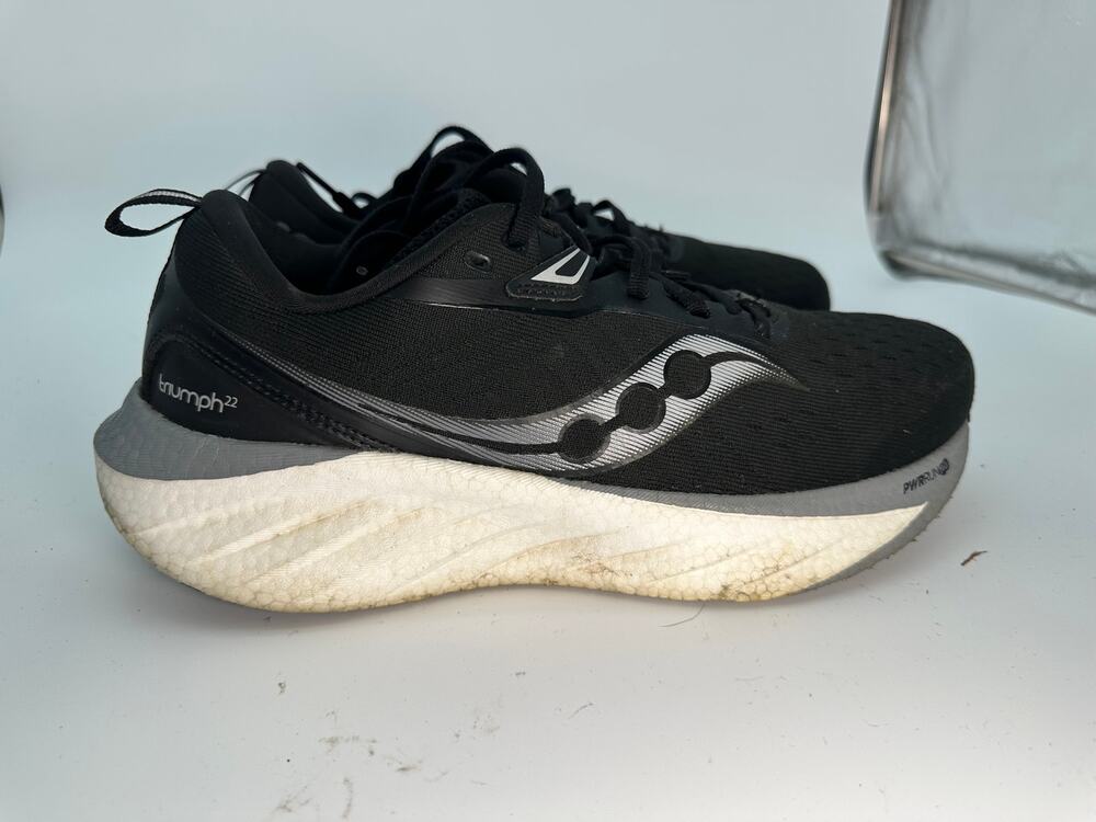 Saucony Triumph 22 S10964-200 Athletic Sneaker Women's 9.5 Black Mesh Cushioned